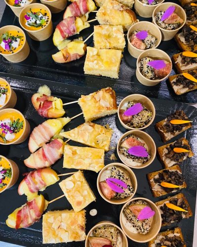 Carousel post from miditreizepontarlier.