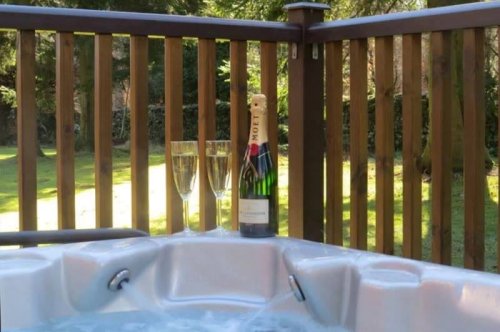 Video post from Dovestone Holiday Park.