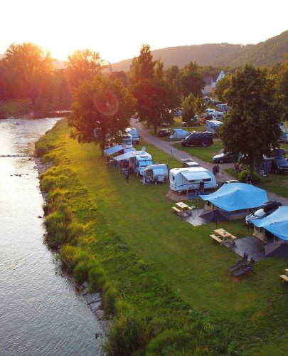 Carousel post from glampings.