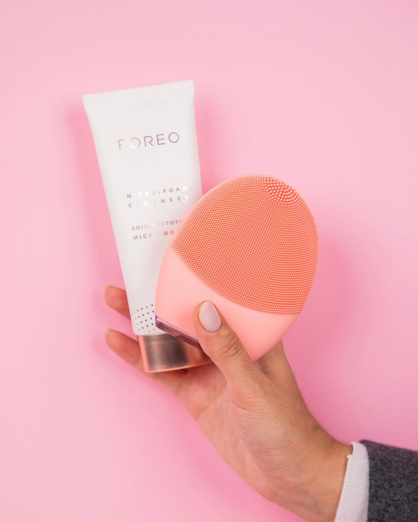 FOREO LUNA™ 4 mini | Dual-Sided Facial Cleansing Massager