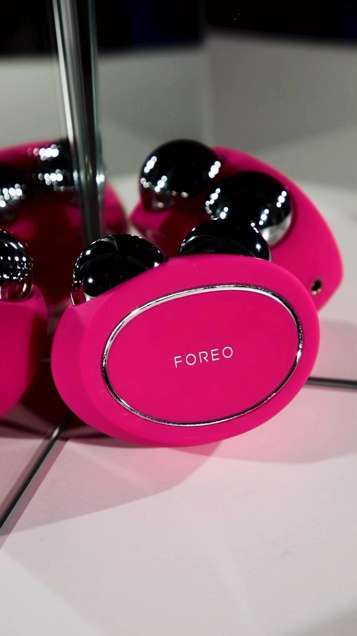 FOREO BEAR™ | Microcurrent Facial Toning Device