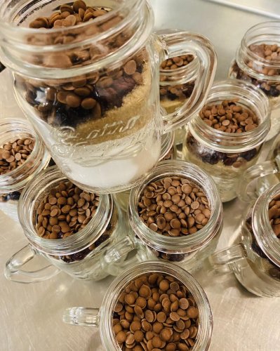 Carousel post from miditreizepontarlier.