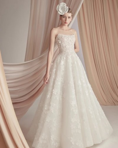 Carousel post from jolibride.