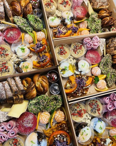 Carousel post from miditreizepontarlier.