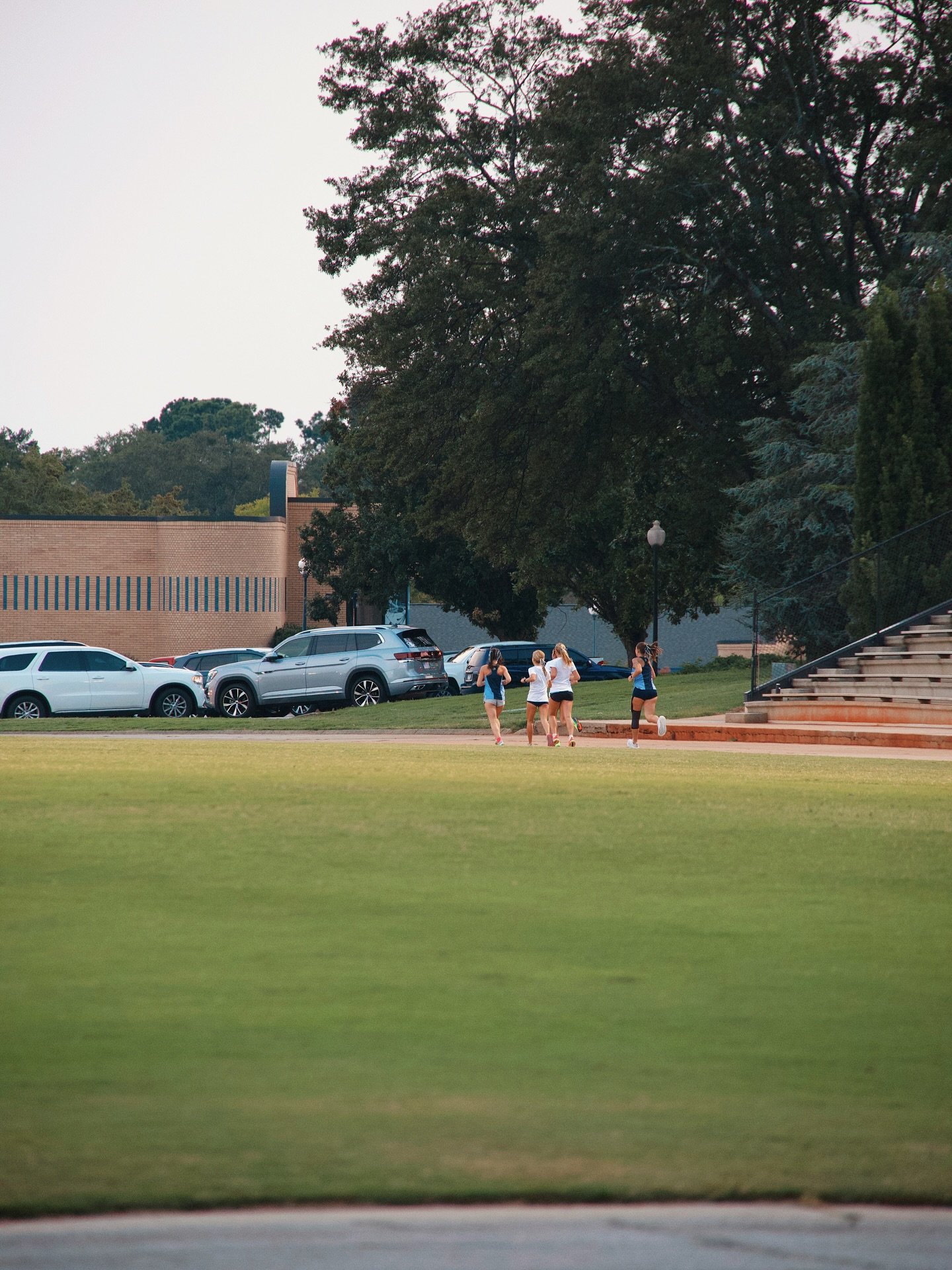 Carousel post from uscbsandsharks.