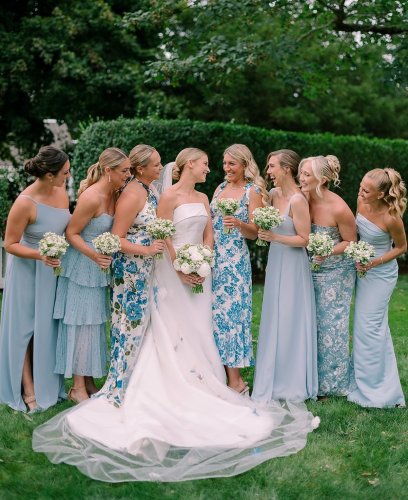 Carousel post from lelitebridal.