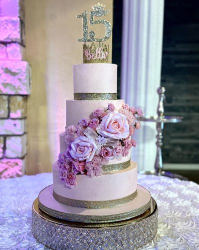 Photo post from marquettescakestudio.