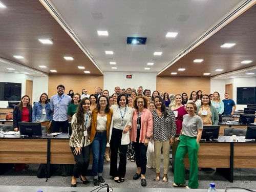 Carousel post from ananindeuapma.