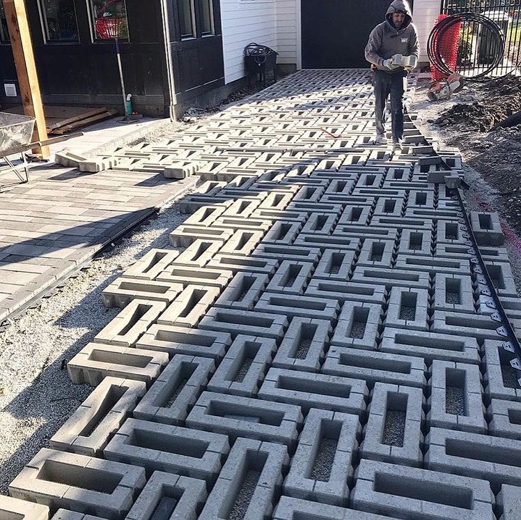 Carousel post from techobloc.