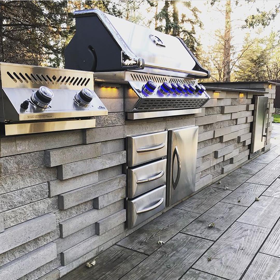 Carousel post from techobloc.