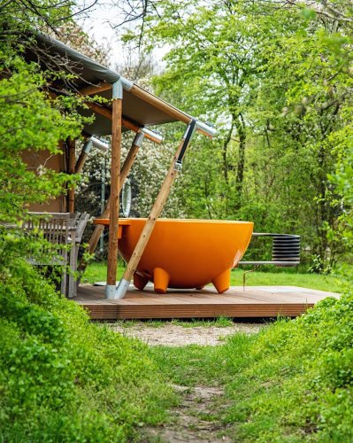 Carousel post from glampings.