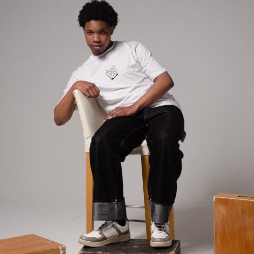 Carousel post from festival_mall.