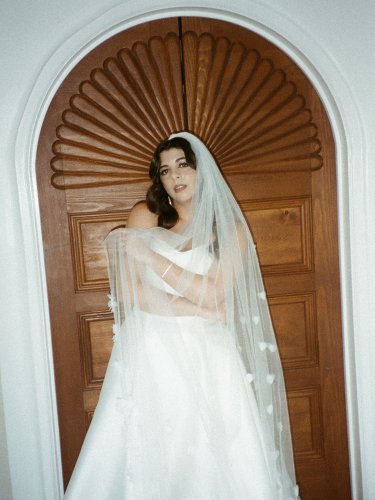 Carousel post from jolibride.