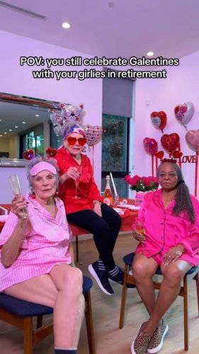 Video post from mixedchickshair.