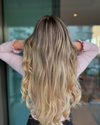 Carousel post from trindadehairstylist.