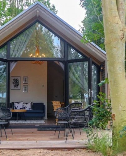 Carousel post from glampings.