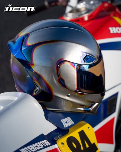 Photo post from motomax.
