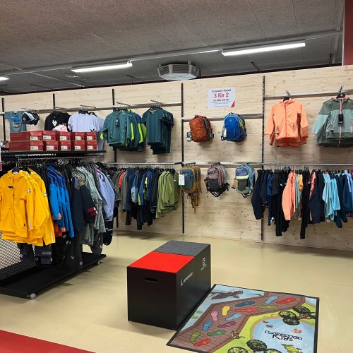 Carousel post from sportshopkarrer.