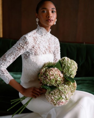 Carousel post from lelitebridal.