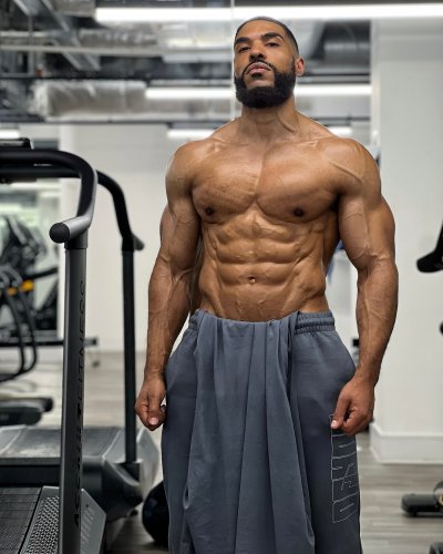 Carousel post from ph_gains.