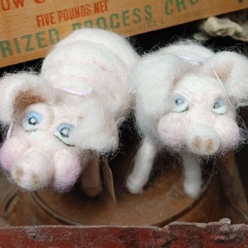 Carousel post from niftygiftynorfolk.