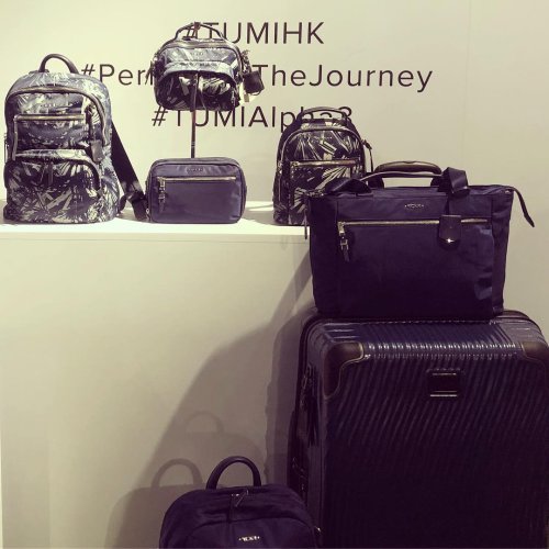 Carousel post from fashionpremier.