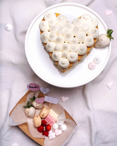 Carousel post from suesseboutique.