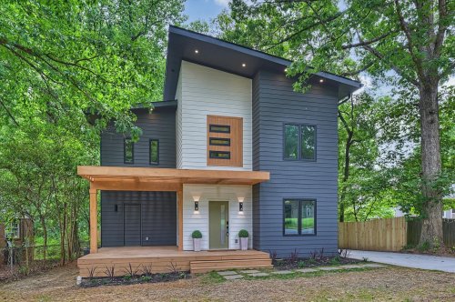 Carousel post from qcflippers.