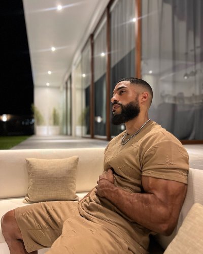 Carousel post from ph_gains.