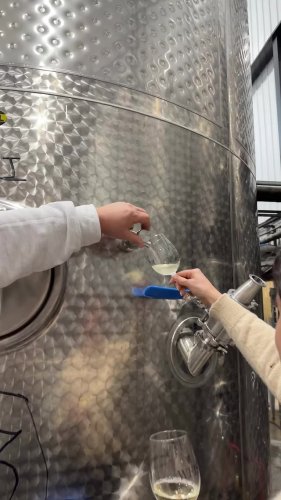 Video post from keukalakewinetrail.