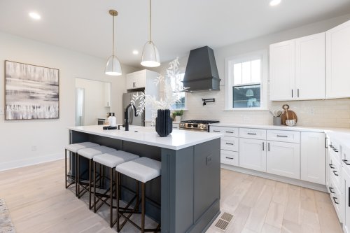 Carousel post from qcflippers.