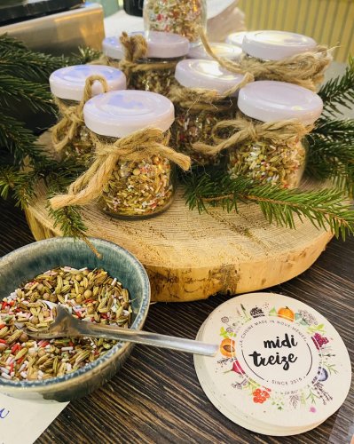 Carousel post from miditreizepontarlier.