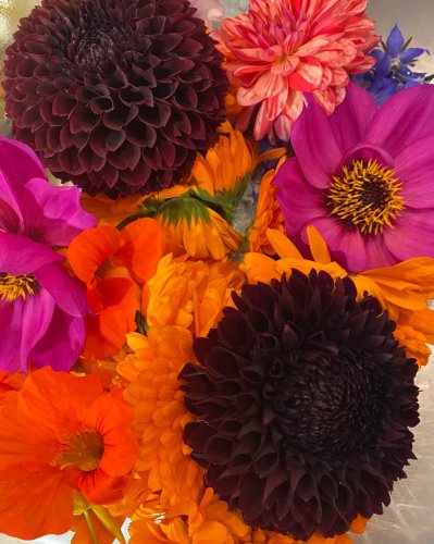 Carousel post from miditreizepontarlier.