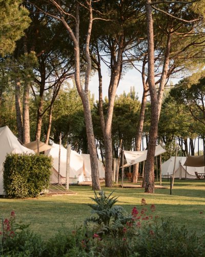 Carousel post from glampings.