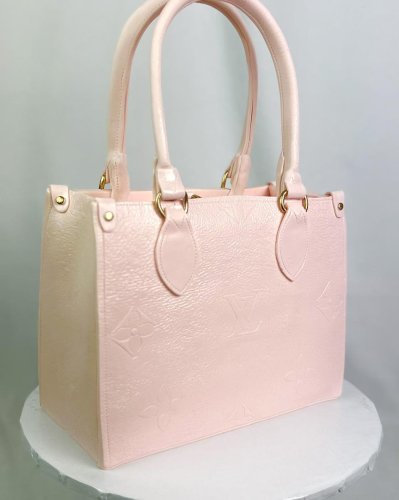 Photo post from marquettescakestudio.