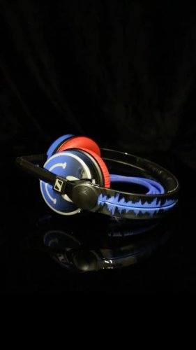Video post from customcans_headphones.