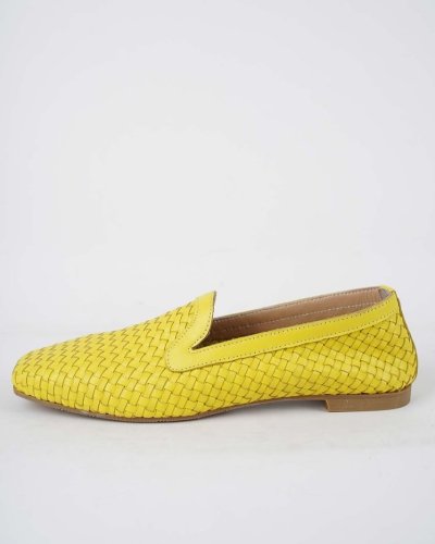 Carousel post from ossoshoes.