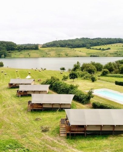 Carousel post from glampings.