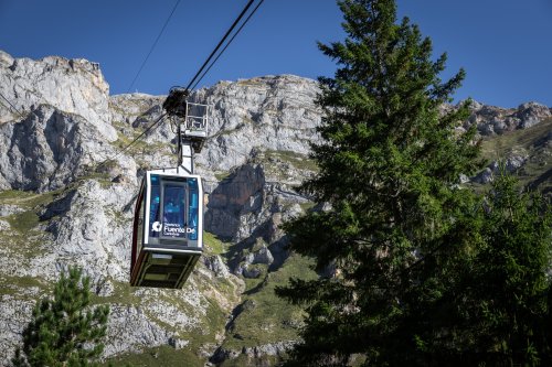 Carousel post from cantabriaturismo.