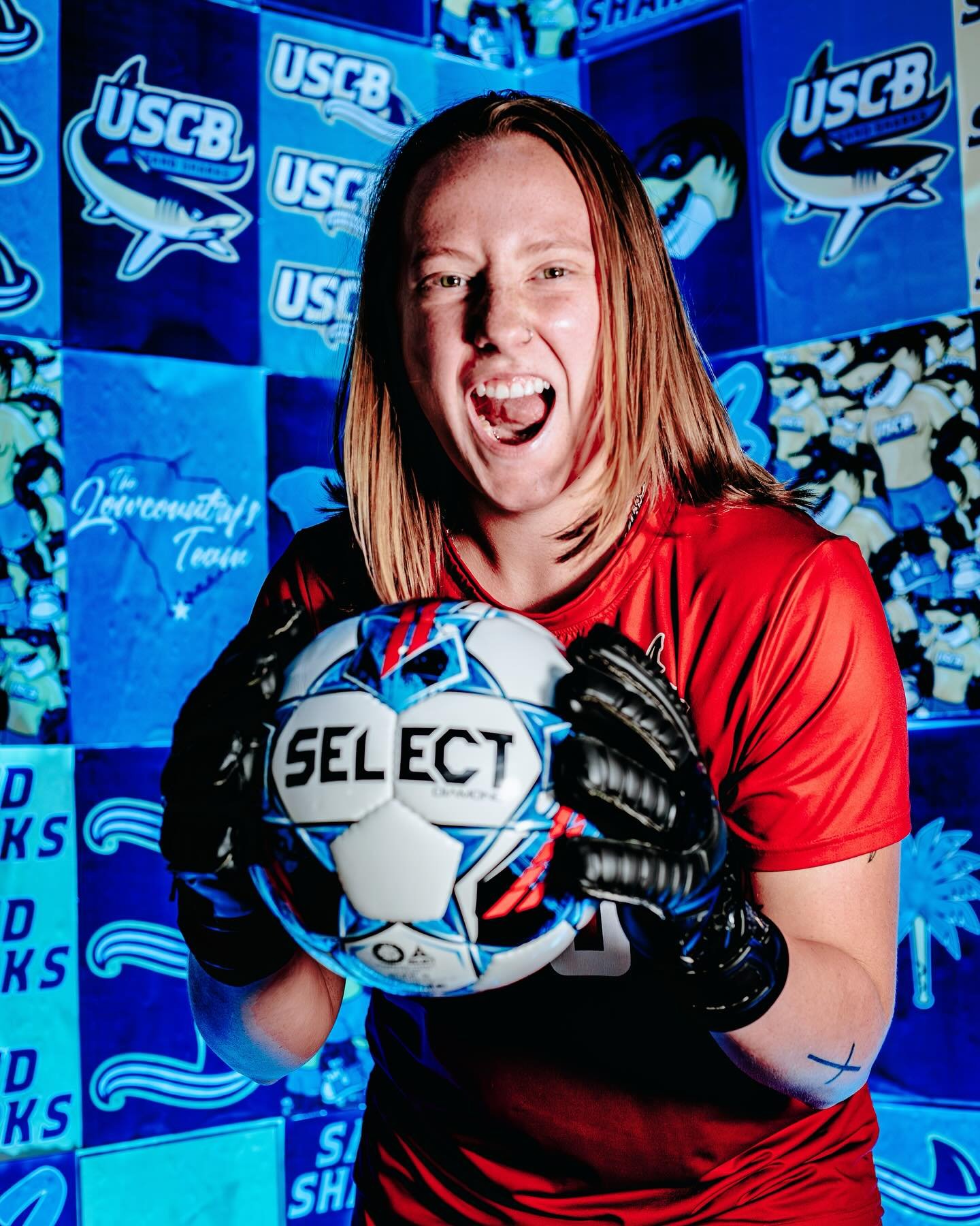 Carousel post from uscbsandsharks.