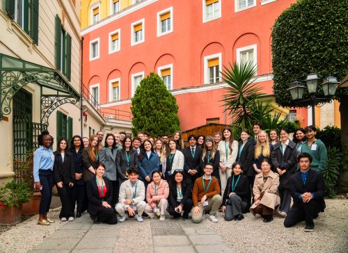 Carousel post from aurrome.