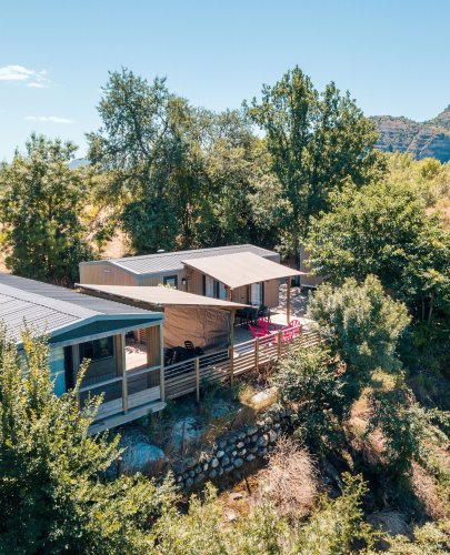 Carousel post from glampings.