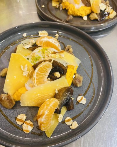 Carousel post from miditreizepontarlier.