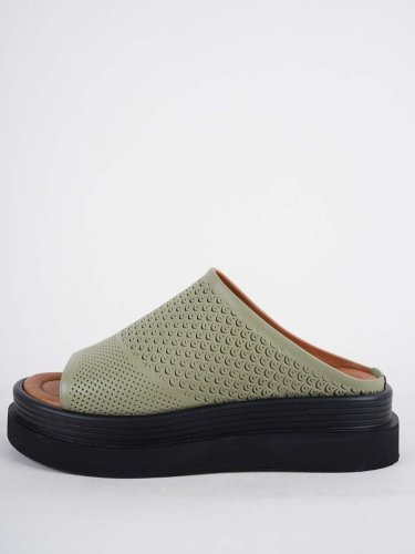 Carousel post from ossoshoes.