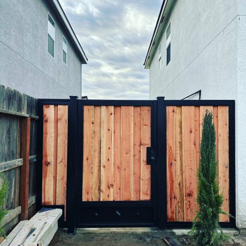 Carousel post from topchoicefencing.