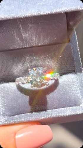 Video post from annelizabethjewelry.