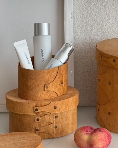 Carousel post from dermed_official.