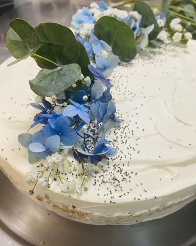 Carousel post from miditreizepontarlier.