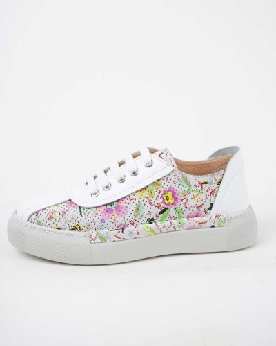 Carousel post from ossoshoes.