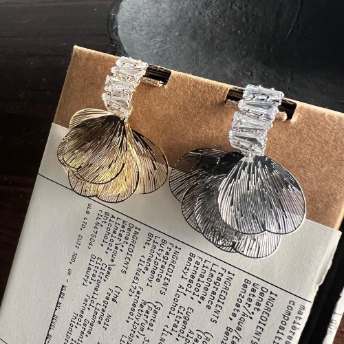 Carousel post from blingtw.